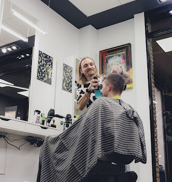 Annanas2️⃣ Barbería, Peluquería, barberos ananas – Valencia