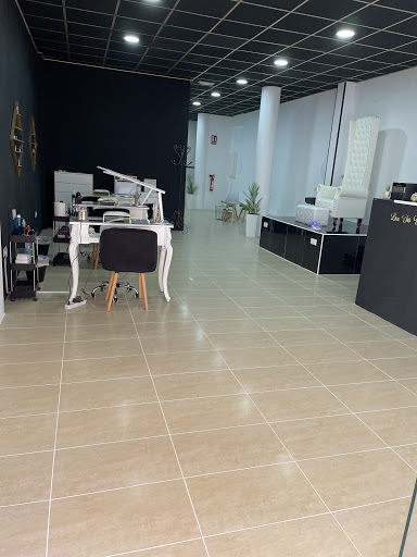 Luce tus uñas en Cunit