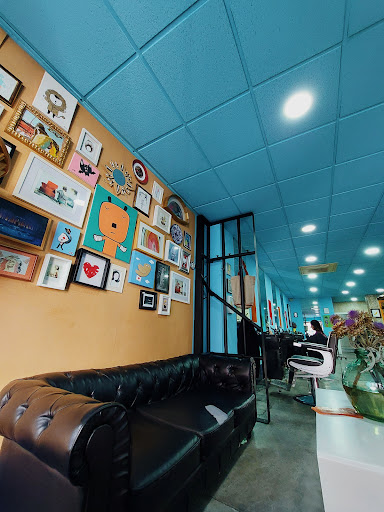 Peluquería CRISANTO Manuel Barrena en Mérida