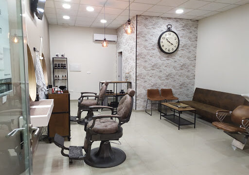 Peluquería de Caballeros La Tijera de Oro – Montequinto