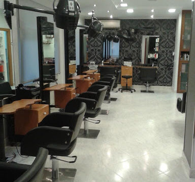 Virginia Armendariz Hair Studio – Cenicero