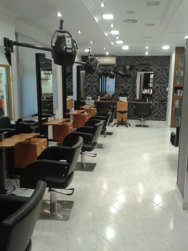 Virginia Armendariz Hair Studio en Cenicero