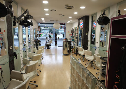 ESSENSUALS PELUQUEROS S.L. – Vitoria-Gasteiz