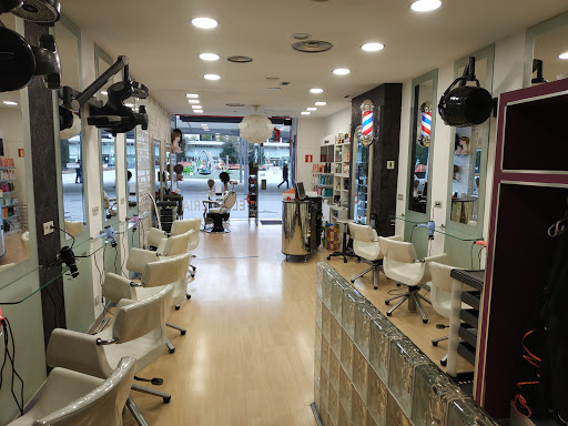 ESSENSUALS PELUQUEROS S.L. en Vitoria-Gasteiz