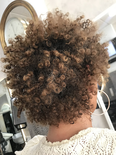 Dmujeres peluquería en Málaga