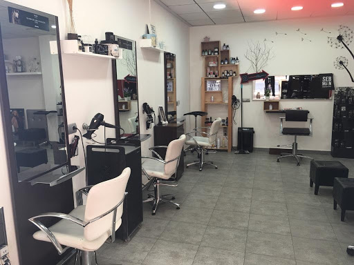 La peluquería de Ana en La Pobla de Vallbona