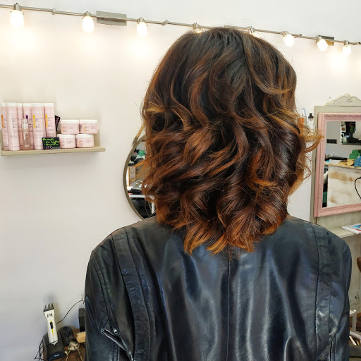 Ad Maiora Estilistas Selina López en Gavà