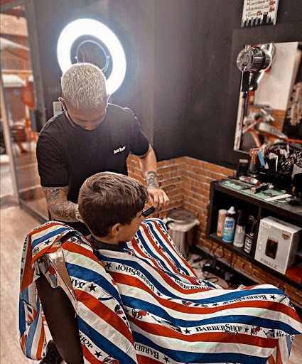 DMAX BARBER en L