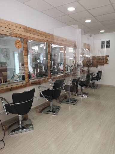 Corte & Cambio peluqueria y estética en Sant Pere de Ribes