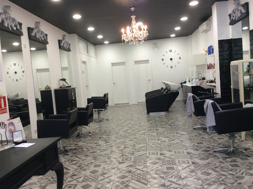 ALAYOR PELUQUERÍA BY DAVID ROBLES en Berja