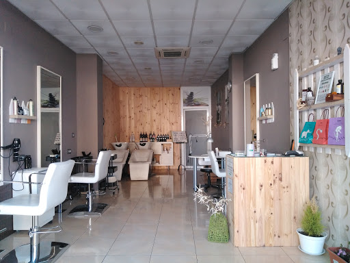 Abril Peluquería Y Estética en Don Benito