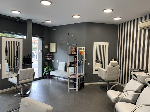 ARINEUS PERRUQUERIA en Corró d