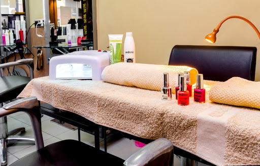 corto y cambio estilistas /peluquería saludable en Alcorcón