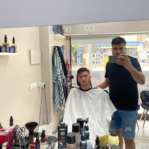 Casa nostra barber shop en Cervelló