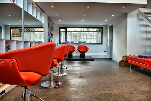 ISMAEL NICOLÁS PELUQUEROS en Vitoria-Gasteiz