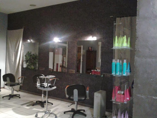Peluquería Hache Cuatro en Requejada