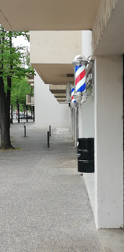 Modern Oficial Barber Shop en Gerona