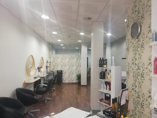 Peluqueria Xtylos en Palomares del Río