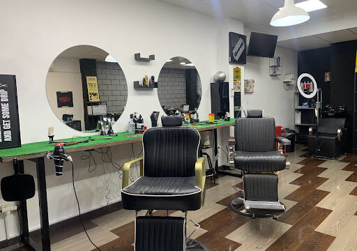 Nathan’s barbershop – El Ejido