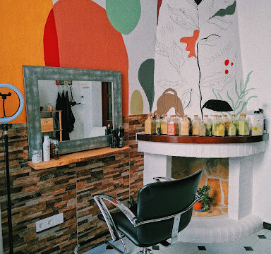WALNUT Tree hair salon Curly & Wavy hair specialist – L’Atzúbia