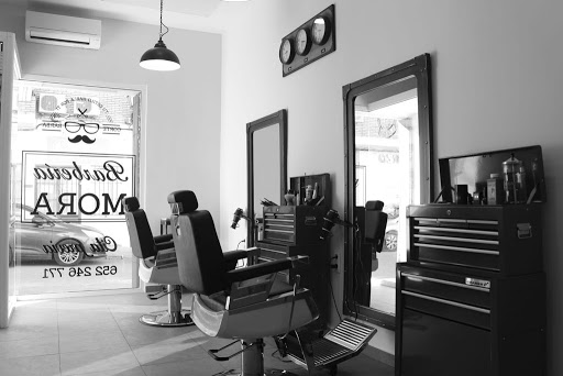 Mora Barbería en Carmona