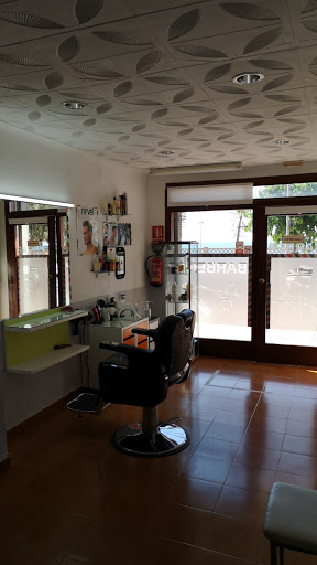 Barbero Maresma. Canet de mar. C/ . VALL. 55 en Canet de Mar