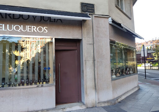 Eduardo y Julia Peluqueros – Oviedo