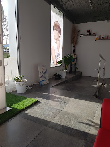 Lok peluqueros y estilistas en Torrecaballeros