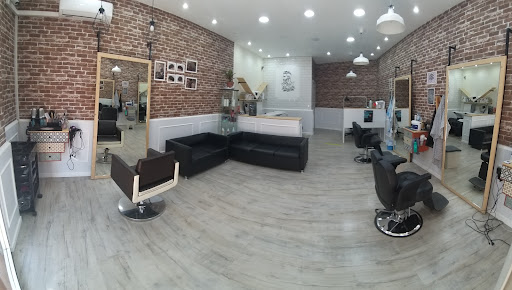 Salon-Barberia Nou Moles – Valencia