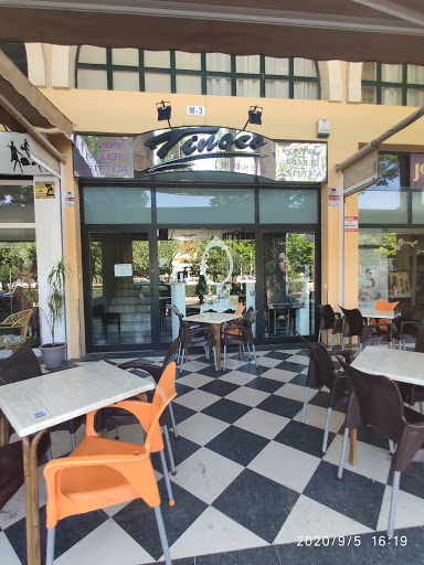 Tinoco Centro De Peluquería Y Estética Sl en Jerez de la Frontera