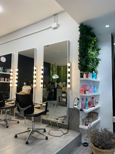 Peluqueria Pilar Masdemont. Plz. Mestre Vicent Ballester Fandos 2. Valencia en Valencia
