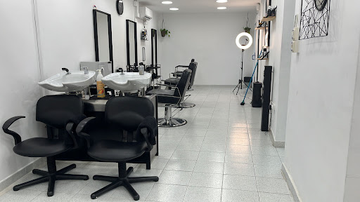 Santa Cruz salón en Molins de Rei