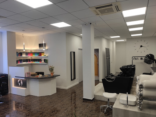 Salon Multicultural en Olesa de Montserrat