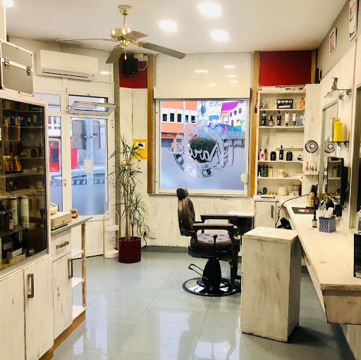 A Barbería De Marcos en As ) ( Santa María