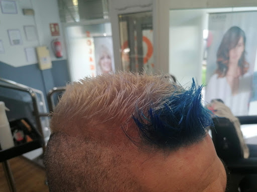 Peluquería Barbería Nous Aires en Germans Sàbat