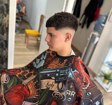 Peluquería Barbería Alarcón – Huelva