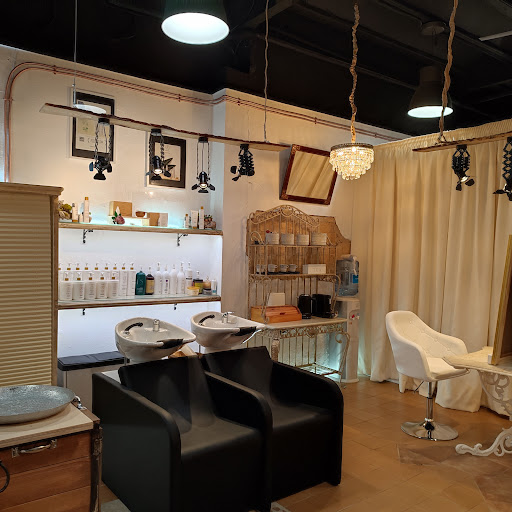 Óscar amor Beauty & fashion Hair en Valencia