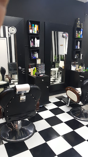 Barberia Carlosbarbershop Gava, peluqueria masculina, Afeitado, trenza en Gavà