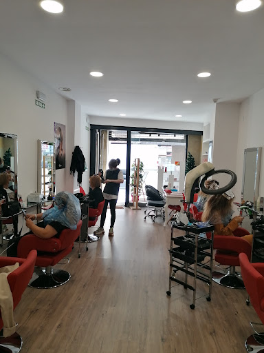 Peluquería & Uña Fayixuan en Pamplona