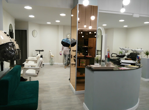 PELUQUERIA SAVALLI en Huesca