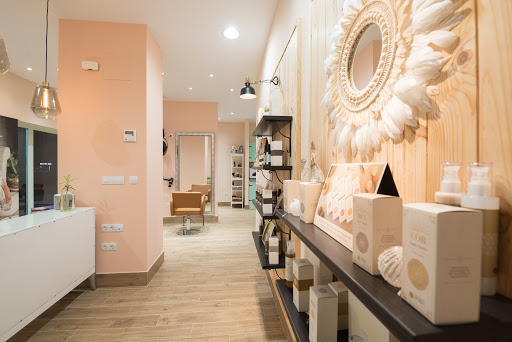 Mandarina peluquería & estética en Cáceres‎