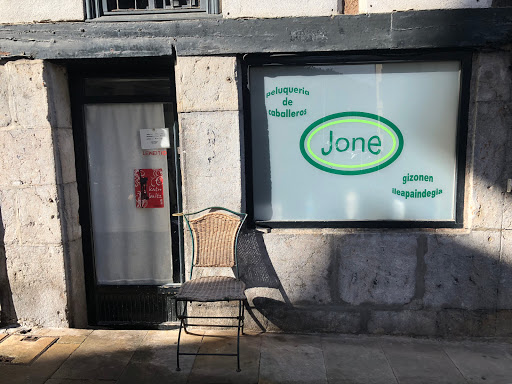 Peluquería masculina Jone Alonso gizon ileapaindegia en Lekeitio