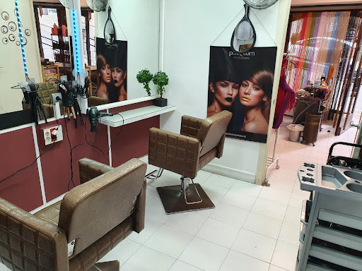 Xhuar Estilista en Pasaia