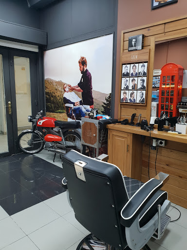 Ikaro barber P29 CC Los Olivos. Barberia peluqueria de caballeros en Collado Villalba
