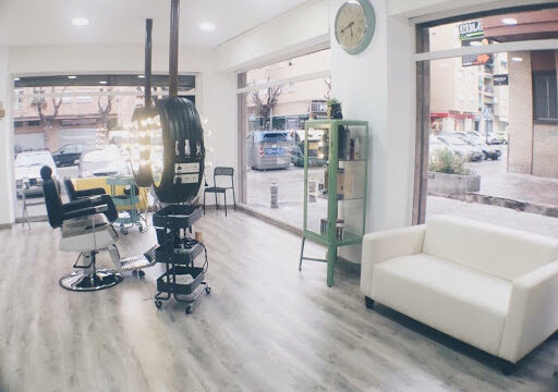 Peluquería , Barbería Y Estética Vintage b&b – Granada