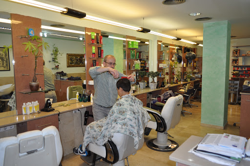 Peluquería Amador Moreno en Montcada i Reixac