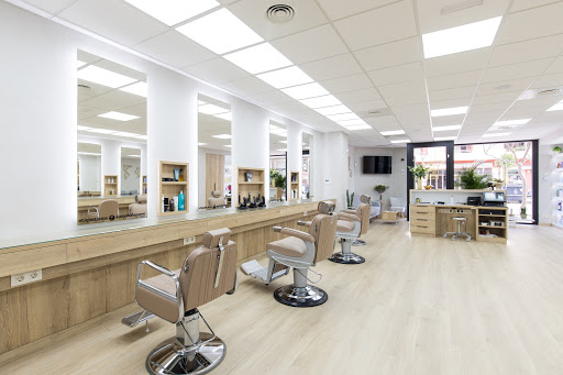 AARON BALAGUERÓ Hair & Beauty – Mahón