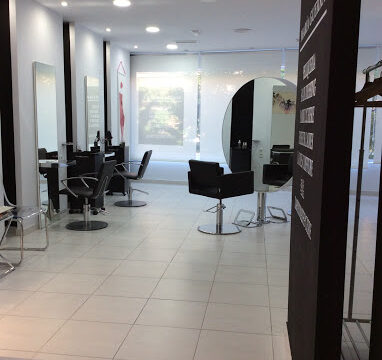 María Guerra – Salón de Peluquería y Estética – Cáceres‎