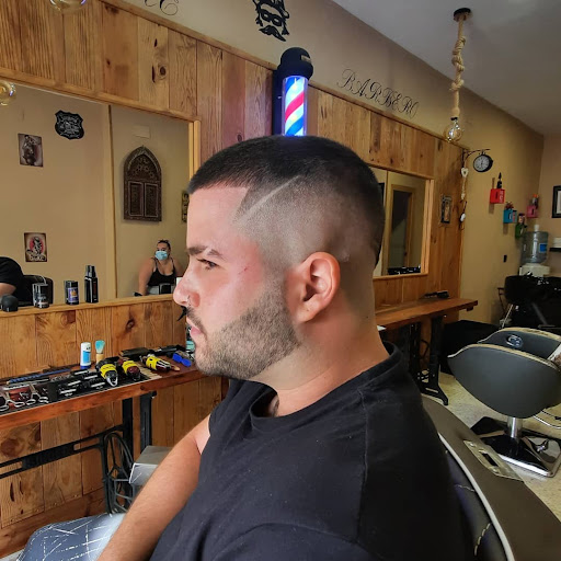Moustache_barbero en Jerez de la Frontera