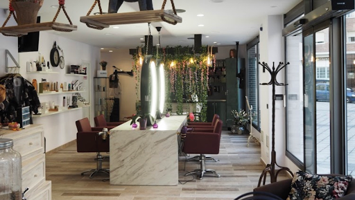 LYDIA Estilistas en Sabiñánigo